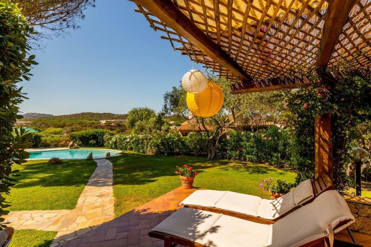 Villa Con Piscina Immersa In Un Meraviglioso Giardino - Wonderful Villa With Pool And Spacious Garden Baja Sardinia Exterior foto